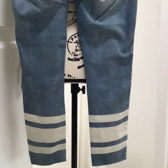 NWOT EXPRESS Light Wash Patch Denim Legging w/ Lined Bottom - Picture 9 of 10